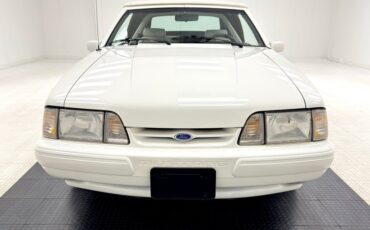 Ford-Mustang-1993-Vibrant-White-White-30