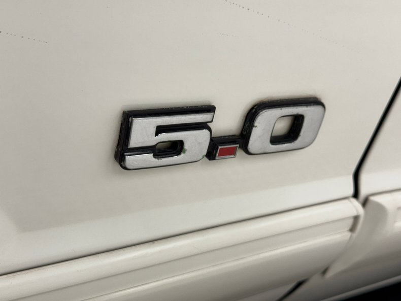 Ford-Mustang-1993-Vibrant-White-White-33