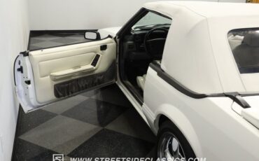 Ford-Mustang-1993-Vibrant-White-White-34