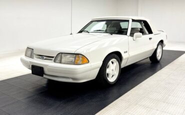 Ford-Mustang-1993-Vibrant-White-White-36