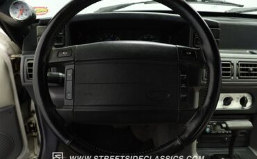 Ford-Mustang-1993-Vibrant-White-White-37