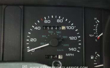 Ford-Mustang-1993-Vibrant-White-White-38