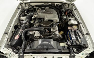 Ford-Mustang-1993-Vibrant-White-White-39