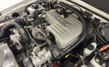 Ford-Mustang-1993-Vibrant-White-White-40