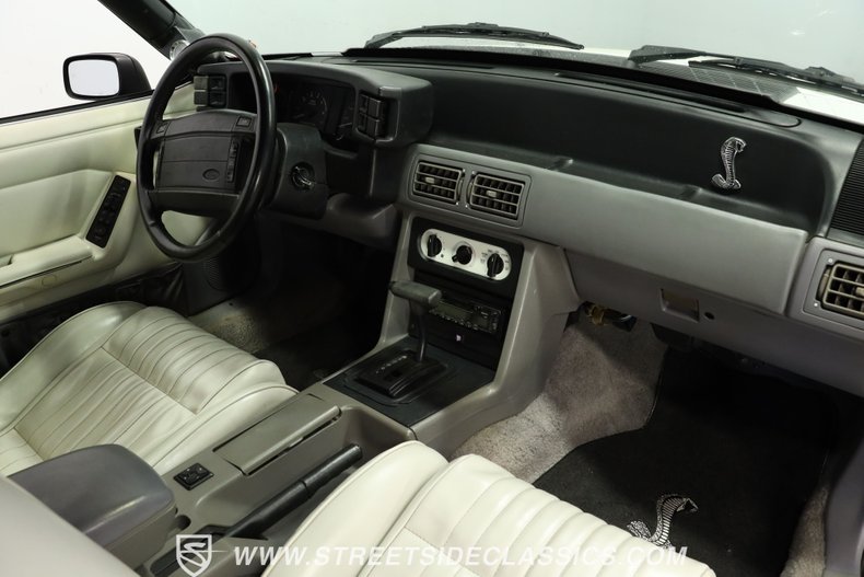 Ford-Mustang-1993-Vibrant-White-White-42