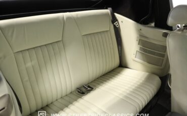 Ford-Mustang-1993-Vibrant-White-White-44