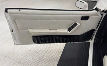 Ford-Mustang-1993-Vibrant-White-White-44
