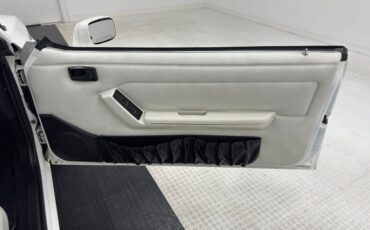Ford-Mustang-1993-Vibrant-White-White-46