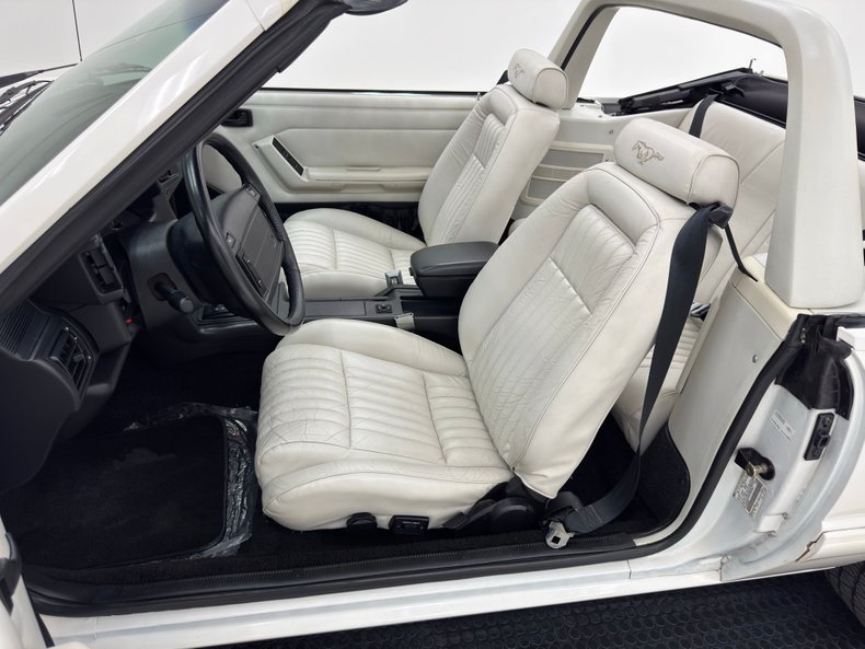 Ford-Mustang-1993-Vibrant-White-White-47