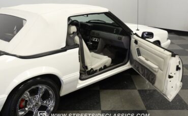 Ford-Mustang-1993-Vibrant-White-White-48