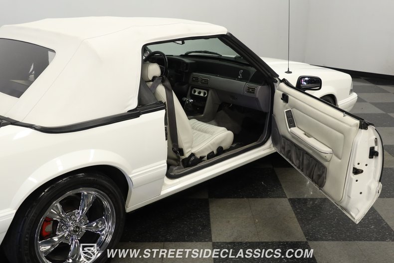 Ford-Mustang-1993-Vibrant-White-White-48