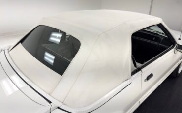 Ford-Mustang-1993-Vibrant-White-White-7
