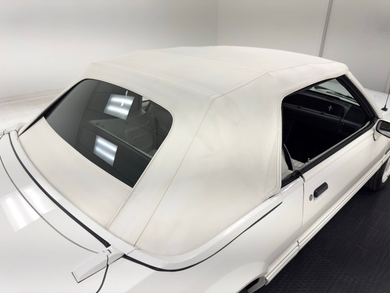 Ford-Mustang-1993-Vibrant-White-White-7