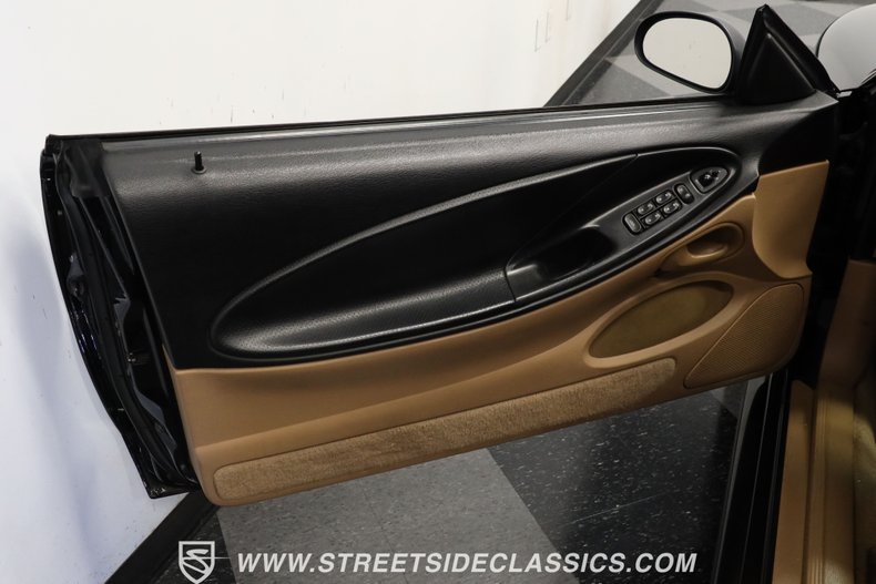 Ford-Mustang-1994-Black-Saddle-Leather-24