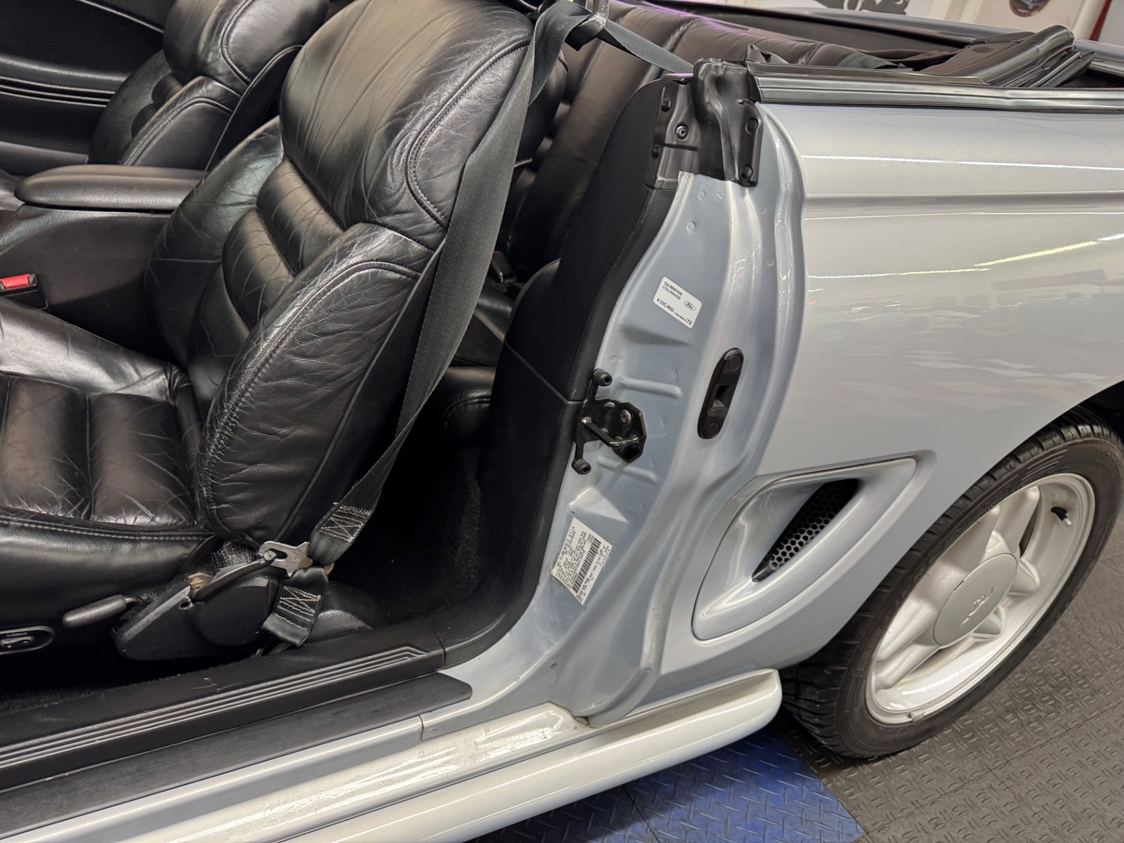 Ford-Mustang-1994-Convertible-38