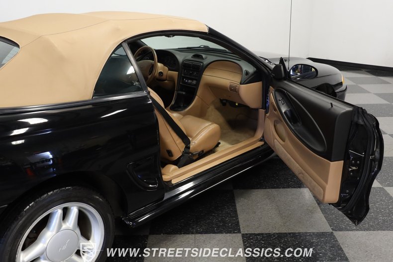 Ford-Mustang-1994-Ebony-Black-Saddle-leather-46