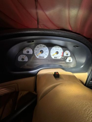 Ford-Mustang-1994-Red-Saddle-18