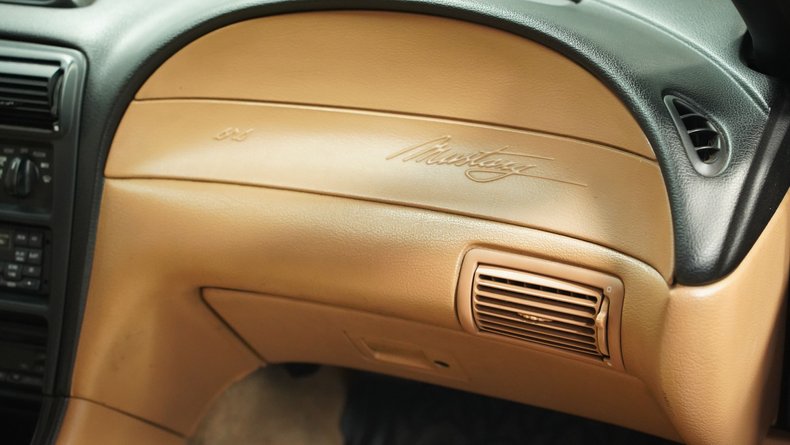 Ford-Mustang-1994-Rio-Red-Saddle-47