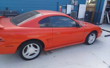 Ford-Mustang-1995-Red-Red