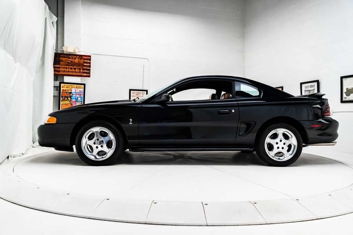 Ford-Mustang-Cobra-SVT-1994-1