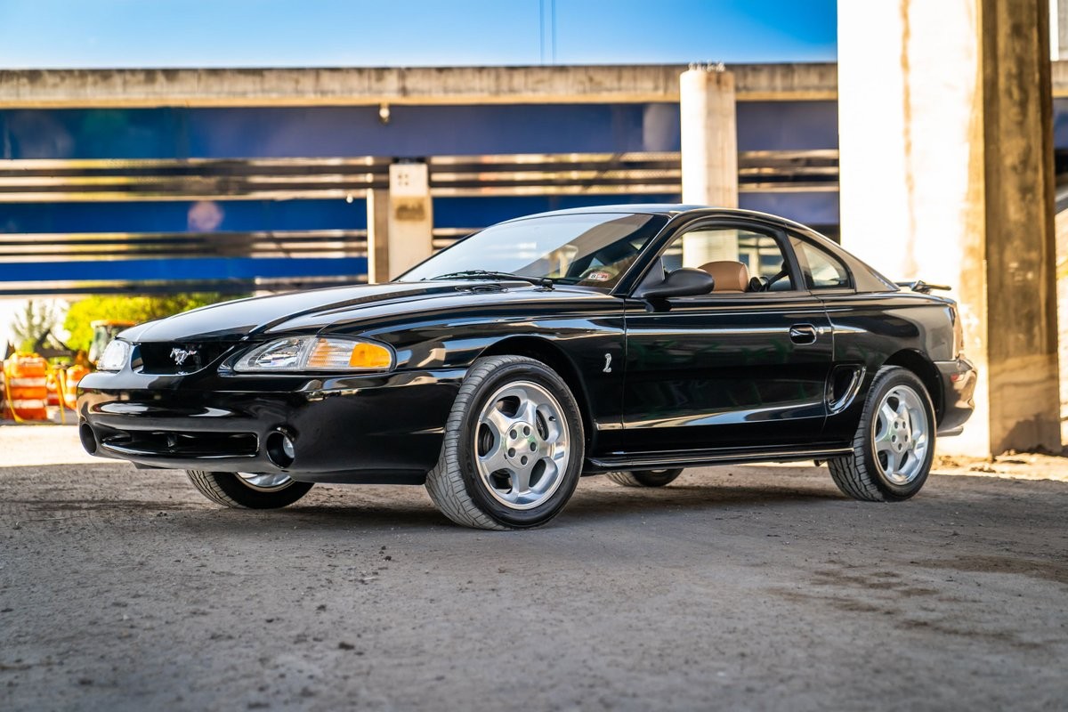Ford-Mustang-Cobra-SVT-1994-10