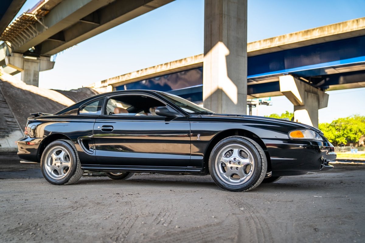 Ford-Mustang-Cobra-SVT-1994-16