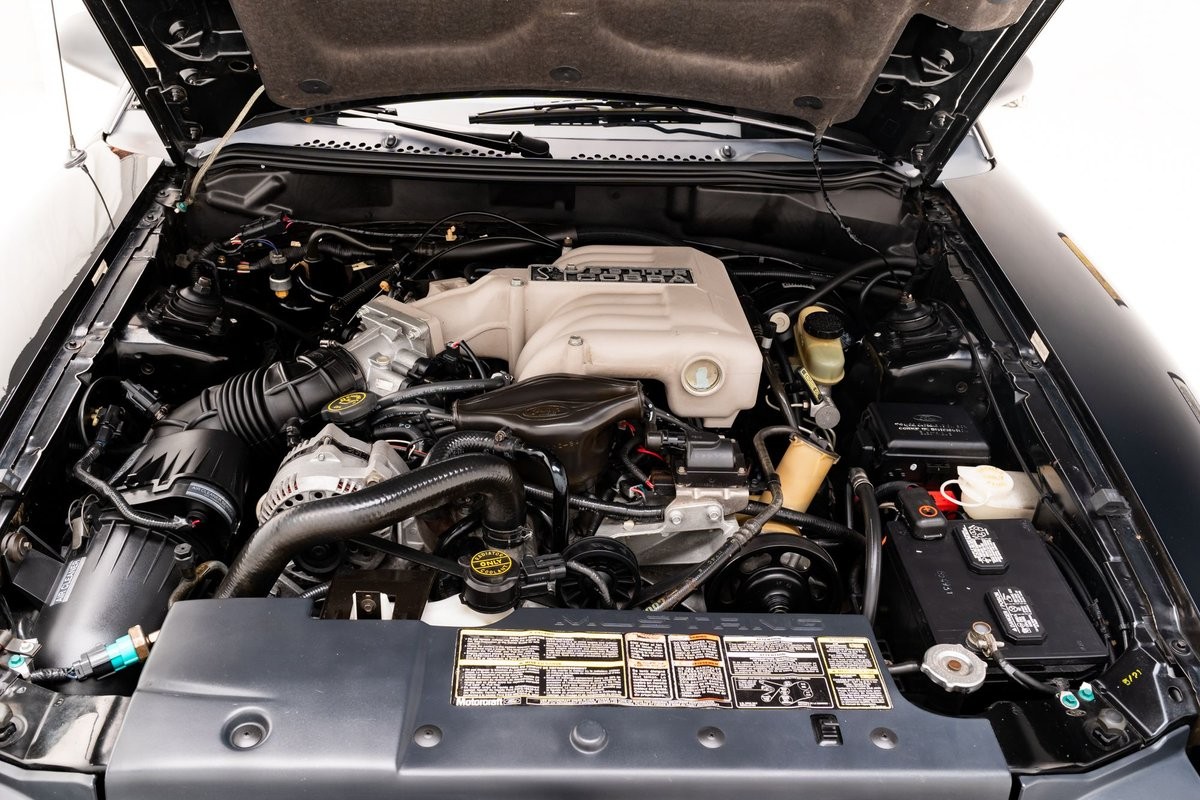 Ford-Mustang-Cobra-SVT-1994-25