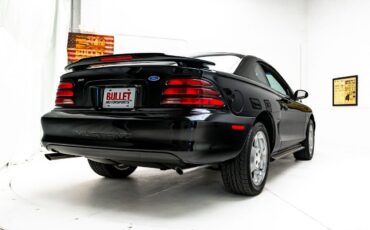 Ford-Mustang-Cobra-SVT-1994-4