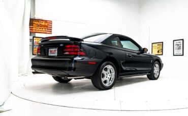 Ford-Mustang-Cobra-SVT-1994-5