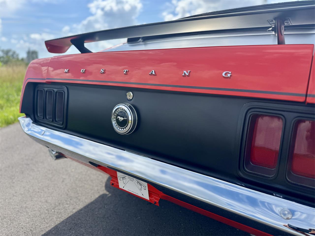 Ford-Mustang-boss-302-1970-Calypso-Coral-Black-2