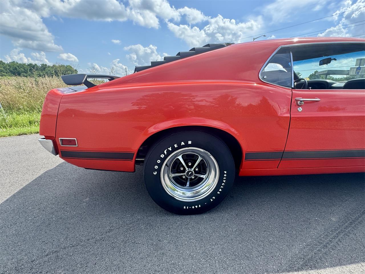 Ford-Mustang-boss-302-1970-Calypso-Coral-Black-30