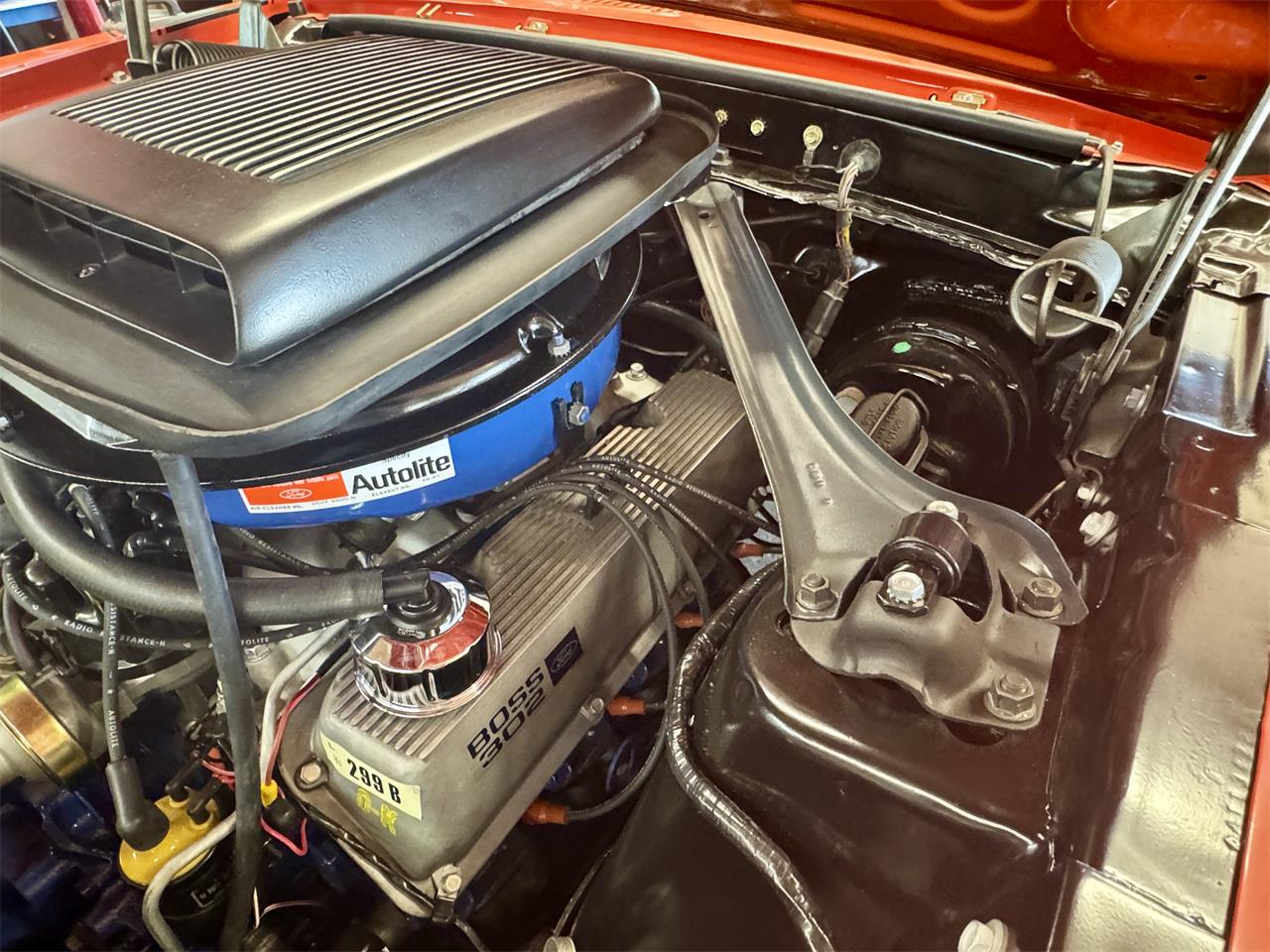 Ford-Mustang-boss-302-1970-Calypso-Coral-Black-41
