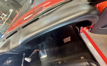 Ford-Mustang-boss-302-1970-Calypso-Coral-Black-53