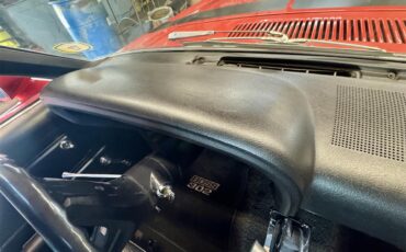 Ford-Mustang-boss-302-1970-Calypso-Coral-Black-54