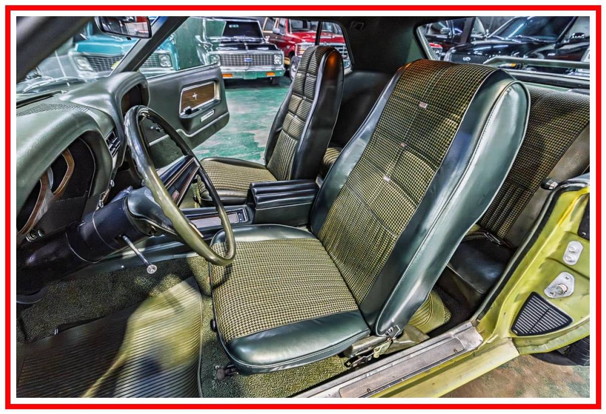 Ford-Mustang-grande-1970-2