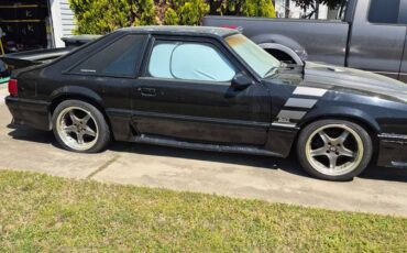 Ford-Mustang-gt-1988-black