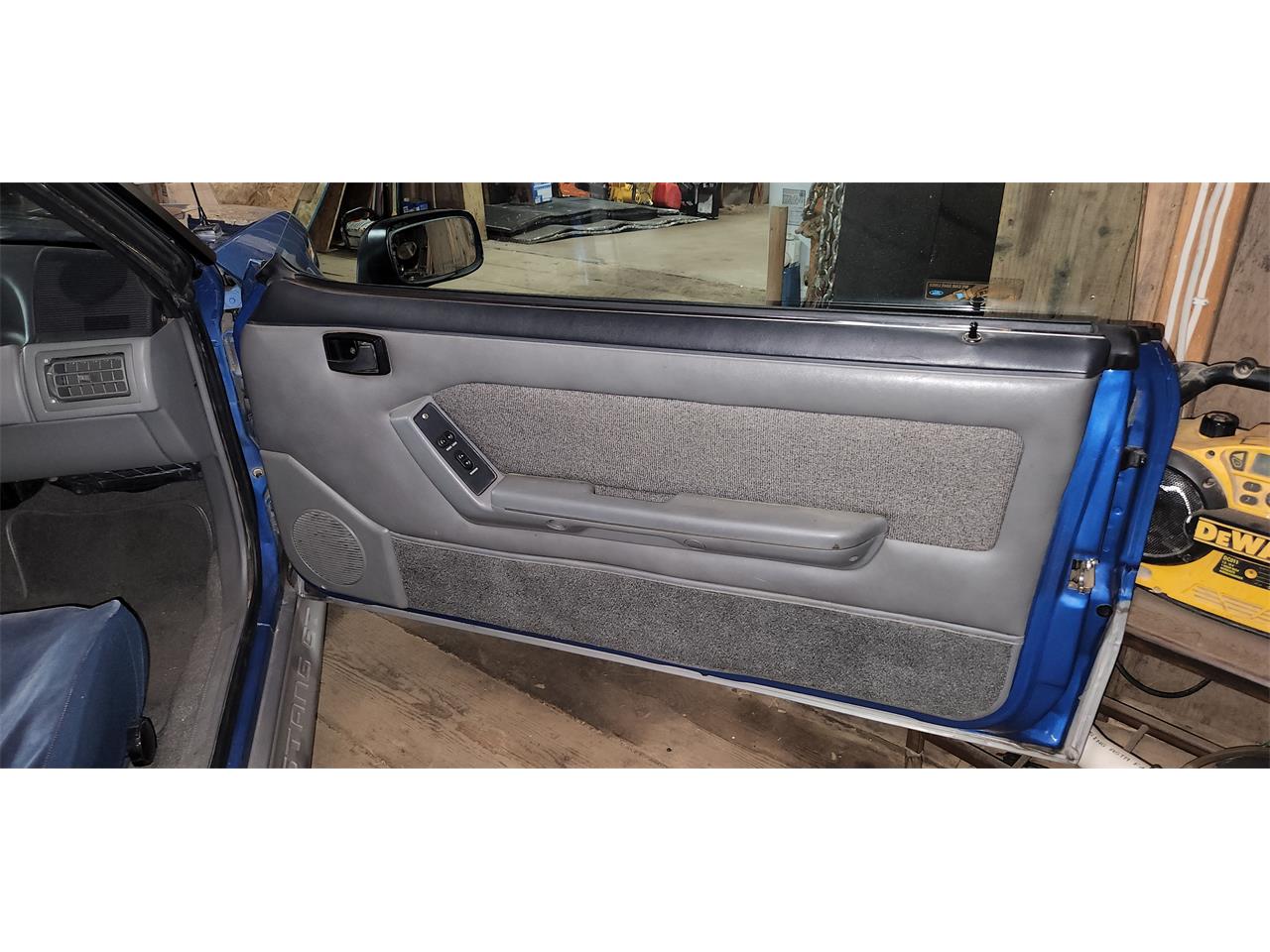 Ford-Mustang-gt-1989-Regatta-Blue-Grey-17