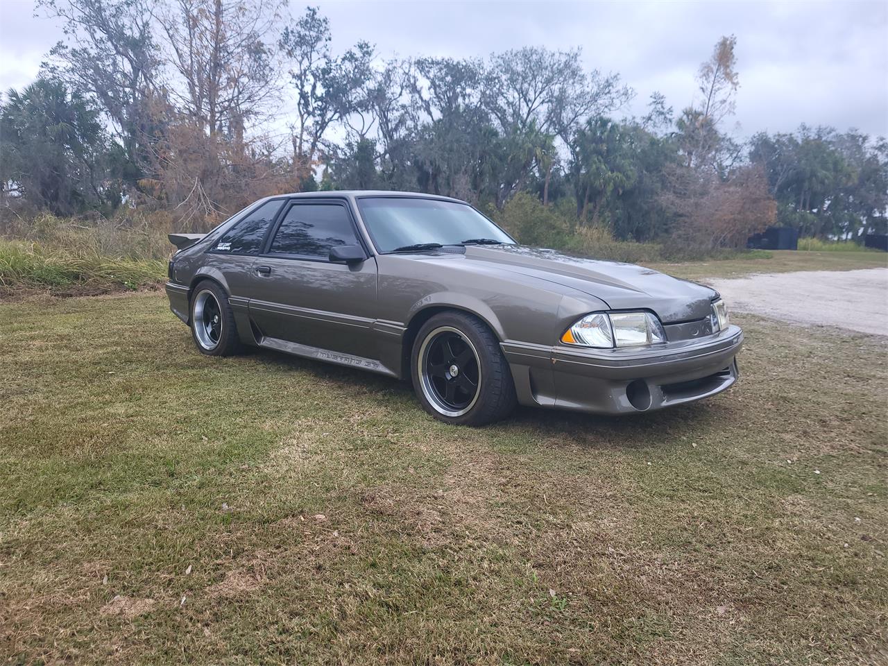 Ford-Mustang-gt-1991-Bronze-black-3
