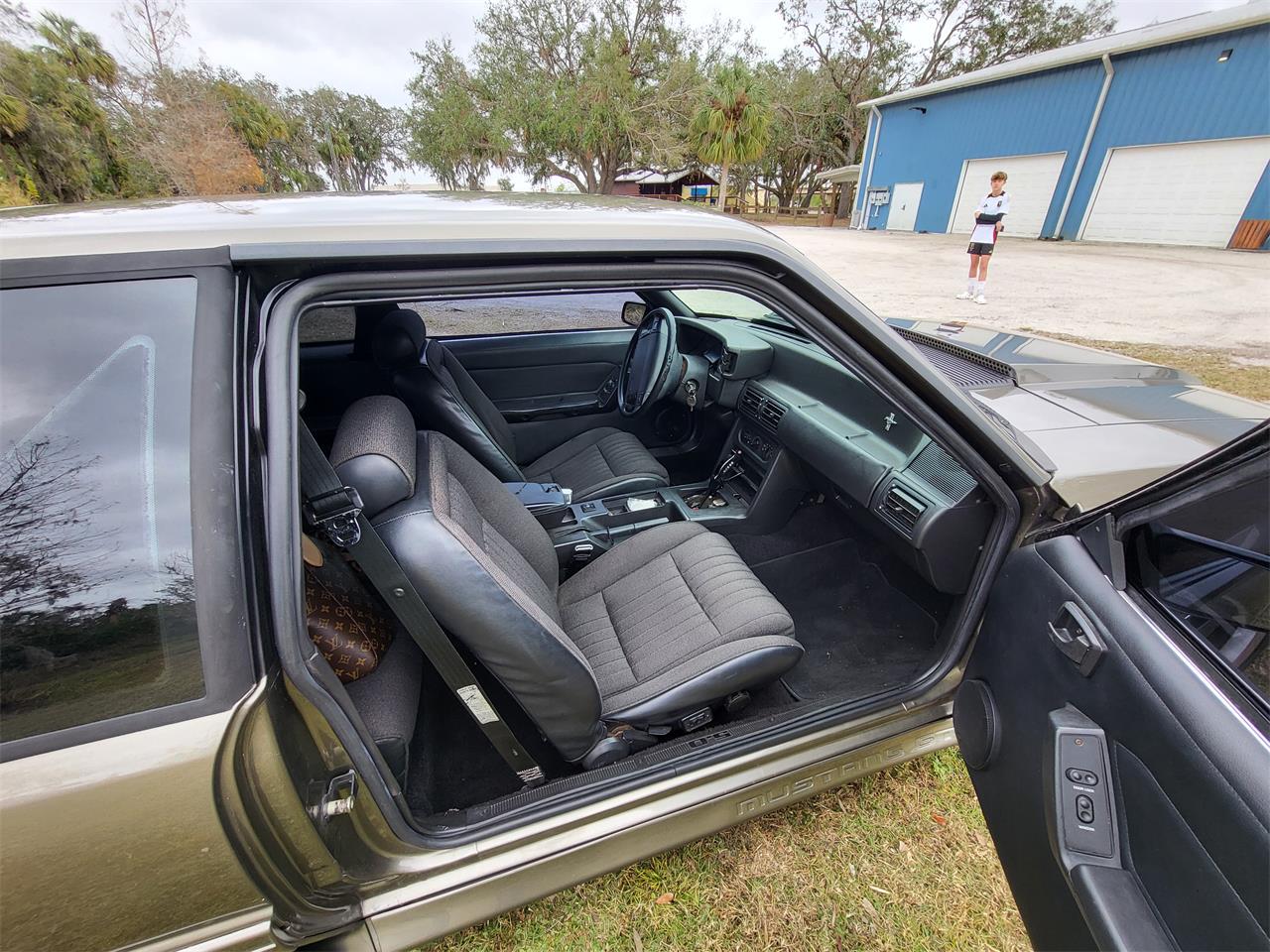 Ford-Mustang-gt-1991-Bronze-black