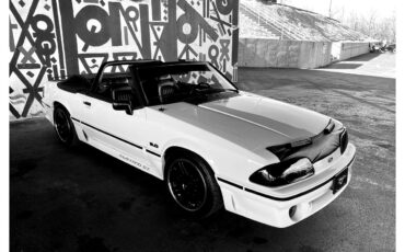 Ford-Mustang-gt-1993-Vibrant-White-Black-Leather-10