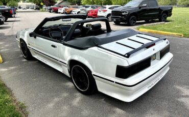 Ford-Mustang-gt-1993-Vibrant-White-Black-Leather-2