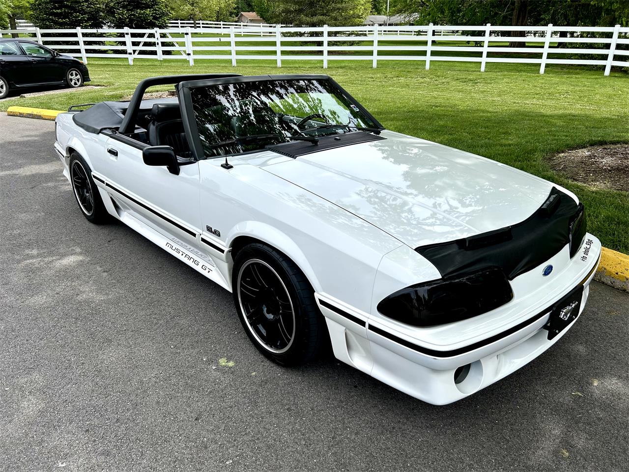 Ford-Mustang-gt-1993-Vibrant-White-Black-Leather-27