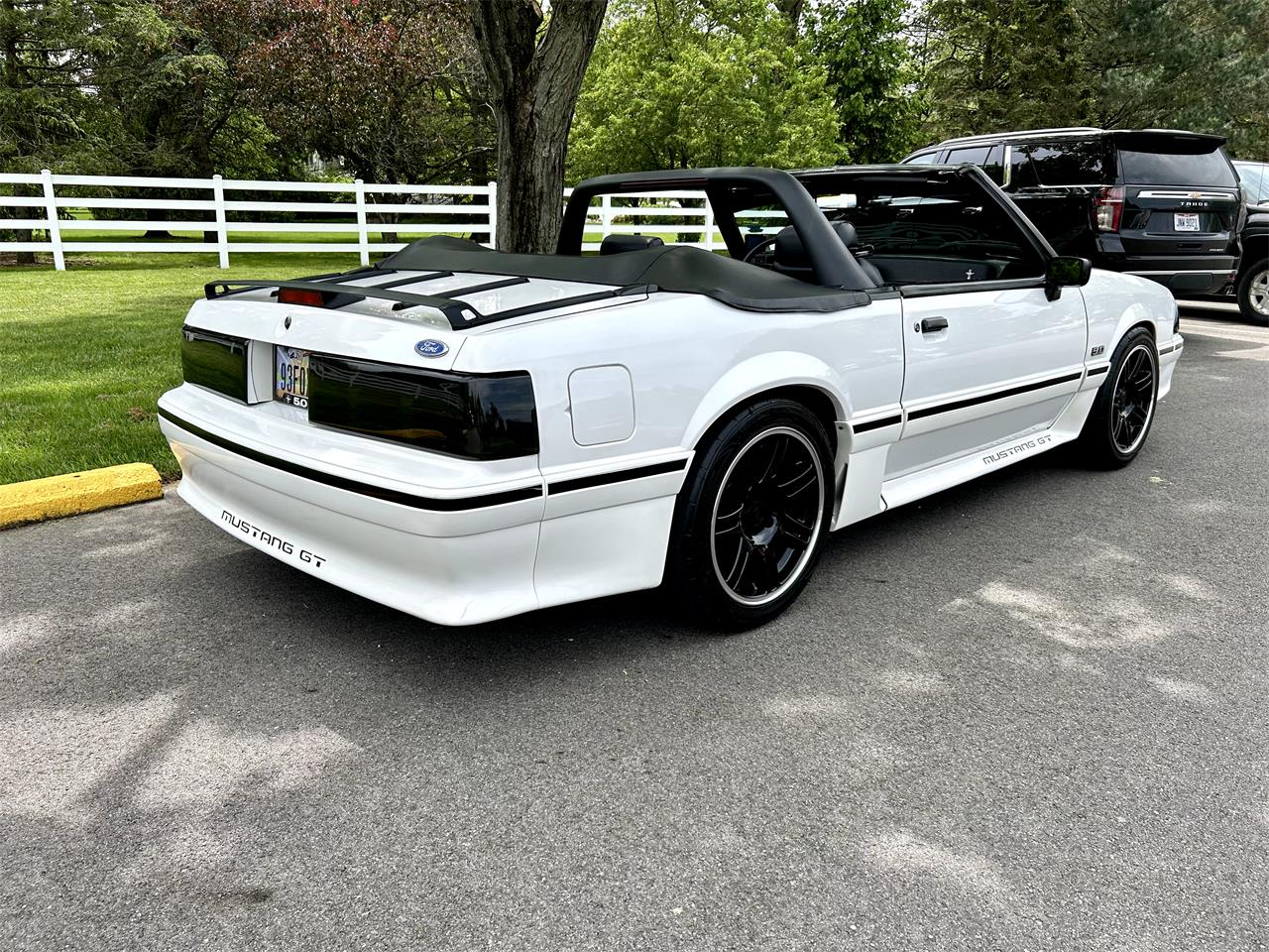 Ford-Mustang-gt-1993-Vibrant-White-Black-Leather-29