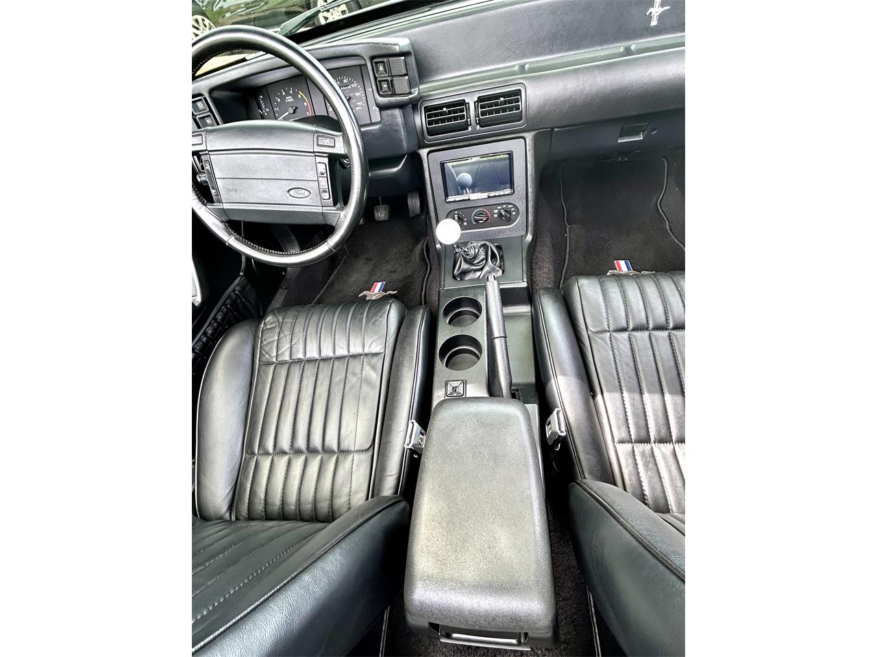 Ford-Mustang-gt-1993-Vibrant-White-Black-Leather-36