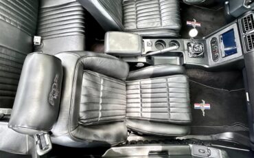 Ford-Mustang-gt-1993-Vibrant-White-Black-Leather-37