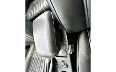 Ford-Mustang-gt-1993-Vibrant-White-Black-Leather-43