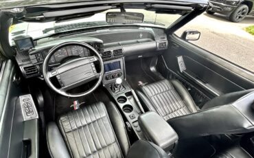 Ford-Mustang-gt-1993-Vibrant-White-Black-Leather-45