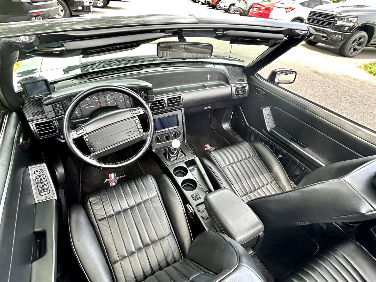 Ford-Mustang-gt-1993-Vibrant-White-Black-Leather-45
