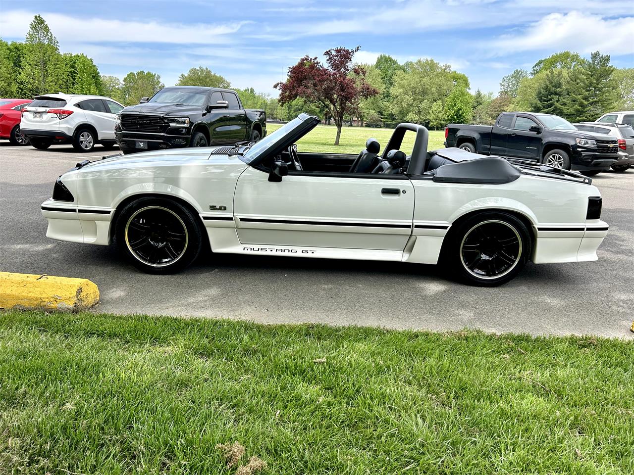 Ford-Mustang-gt-1993-Vibrant-White-Black-Leather-5