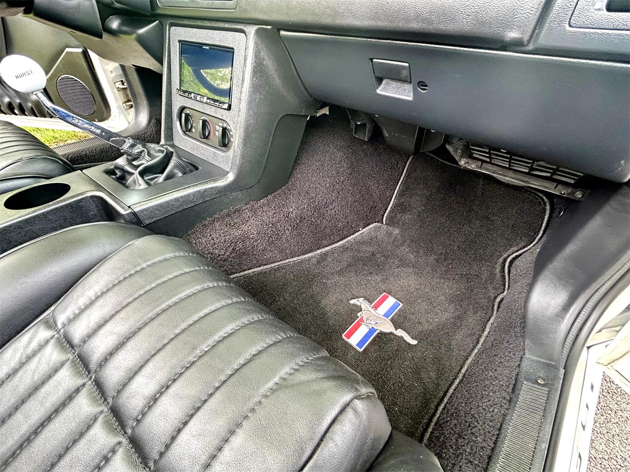 Ford-Mustang-gt-1993-Vibrant-White-Black-Leather-50